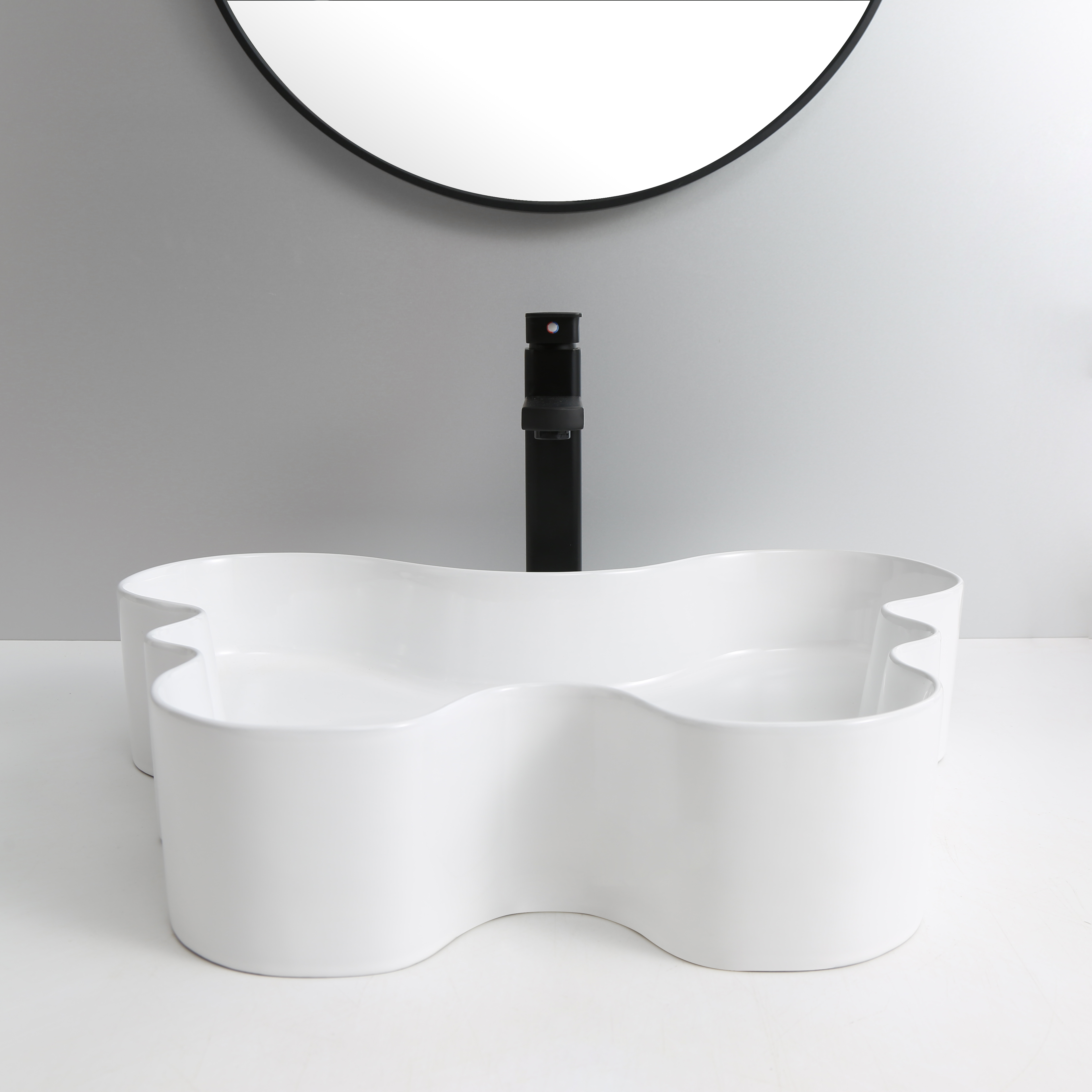 Creative Hotel Wash Basin Butterfly Shape Ceramic Bathroom Sink Glossy White Above Counter Basin